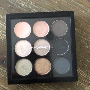 Mac Smokey Metallic x9 eye shadow